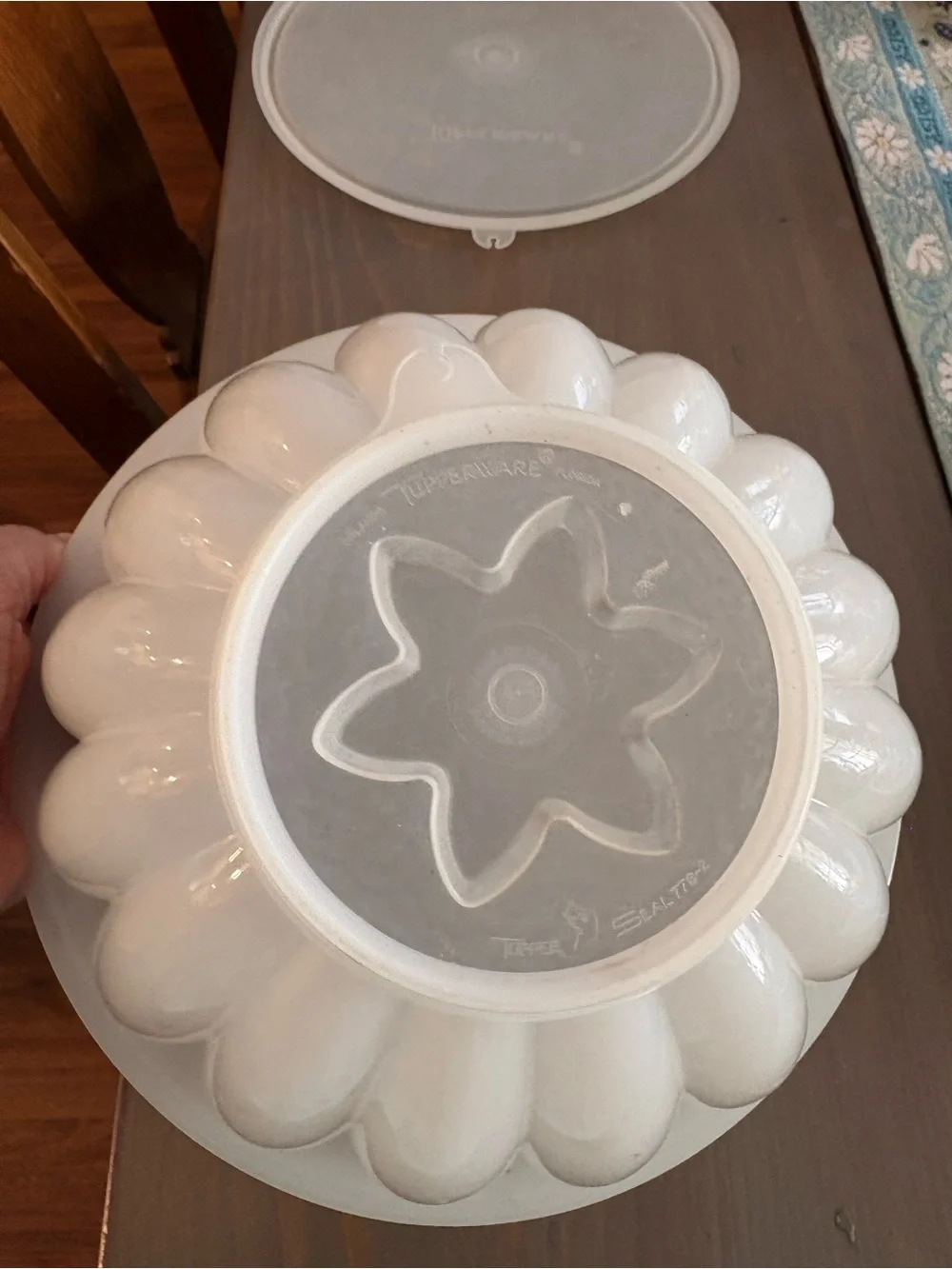 Tupperware White Plastic Round Storage Bowl with Lid